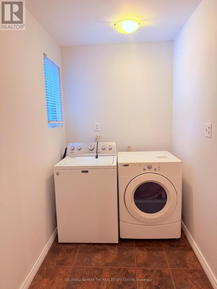 19071 Leslie Street, East Gwillimbury (Sharon), Ontario  L0G 1V0 - Photo 12 - N12821190