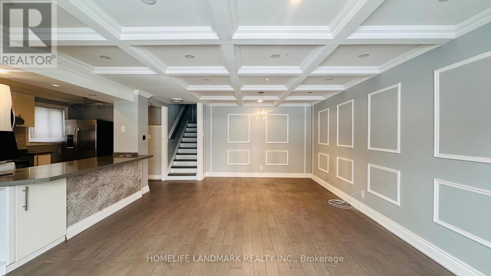 3079 Lindenlea Drive, Mississauga, Ontario  L5C 2C3 - Photo 7 - W12794082