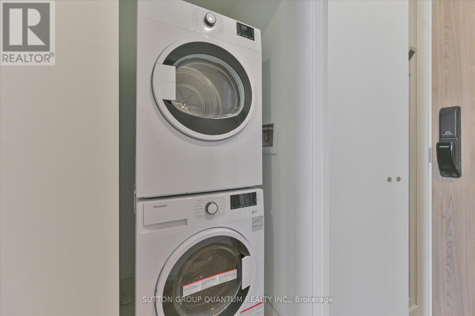 1913 - 1 Fairview Road E, Mississauga, Ontario  L5A 0B4 - Photo 15 - W12821170