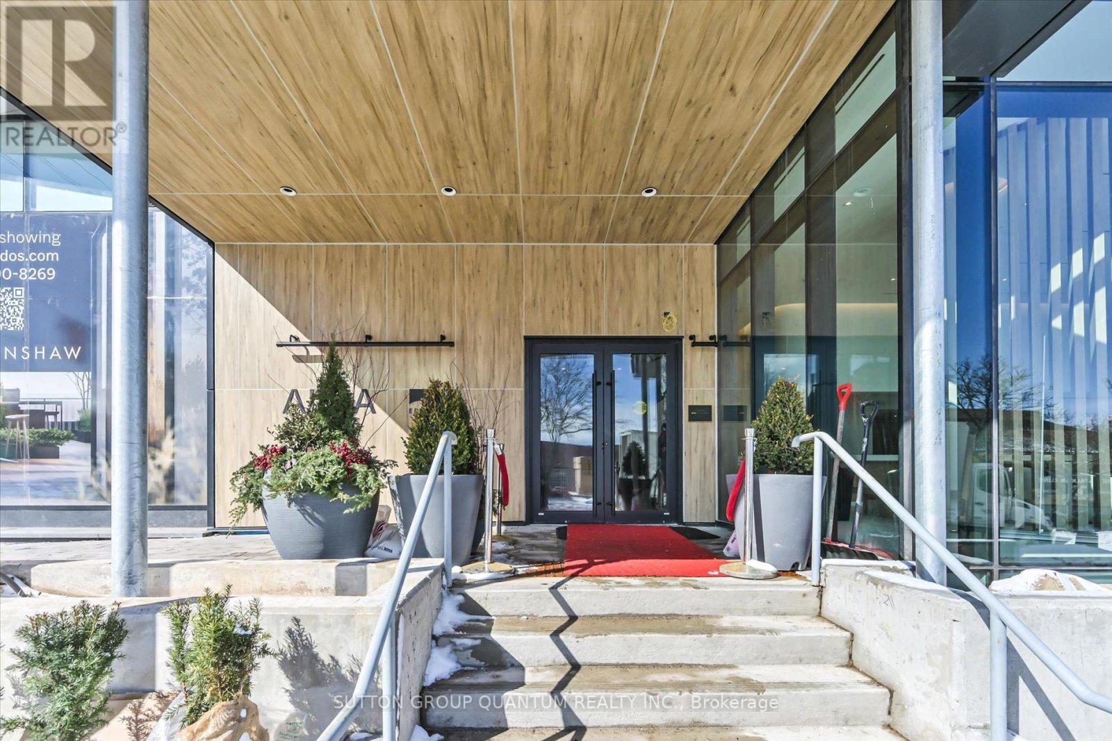 1913 - 1 Fairview Road E, Mississauga, Ontario  L5A 0B4 - Photo 2 - W12821170