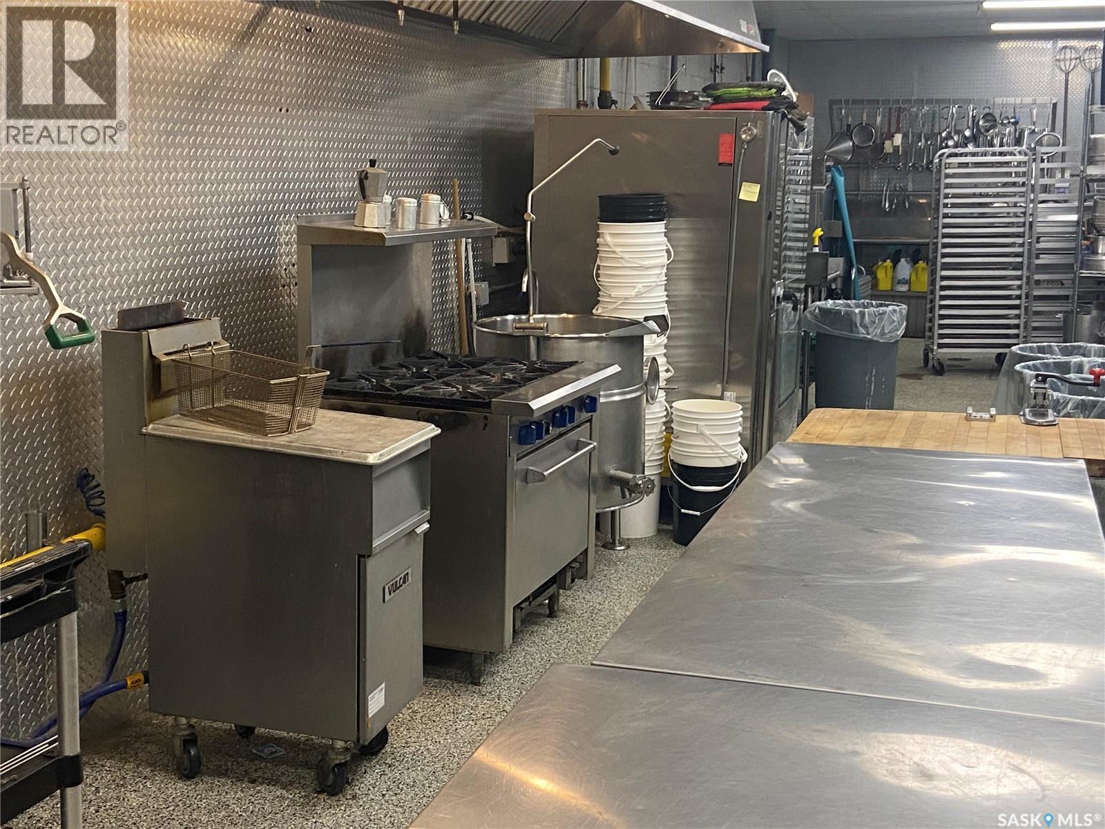 340 6th Avenue E, Regina, Saskatchewan  S4N 5A4 - Photo 6 - SK029200