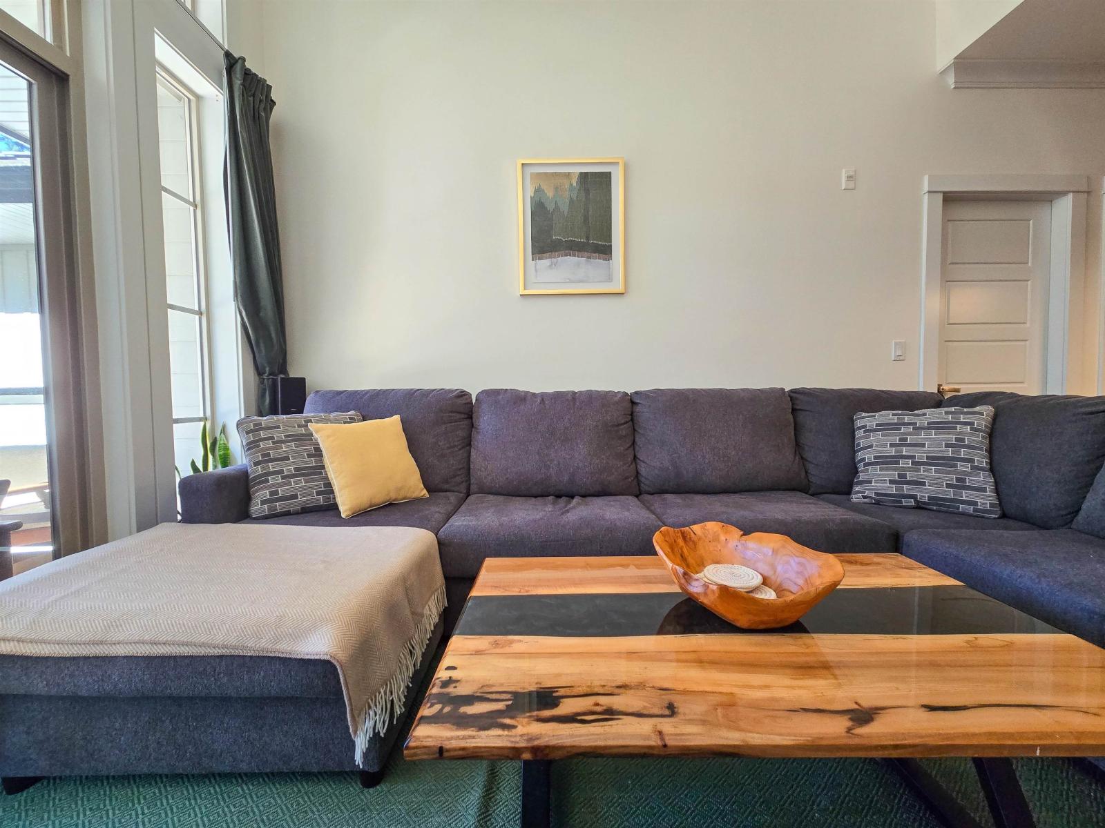 305 15145 36 Avenue, Surrey, British Columbia  V3Z 4R3 - Photo 3 - R3093378