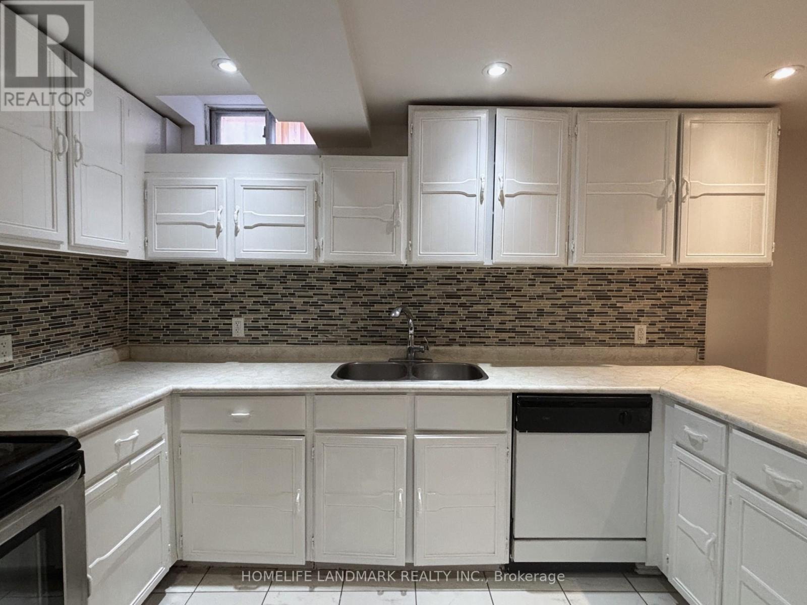 138 KEFFER CIRCLE, Newmarket, Ontario