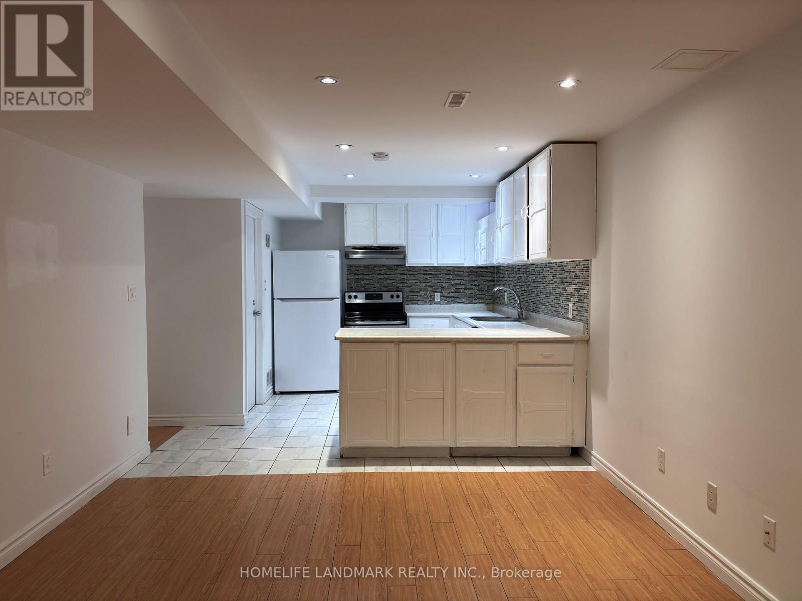 138 Keffer Circle, Newmarket, Ontario  L3X 1R8 - Photo 3 - N12661996