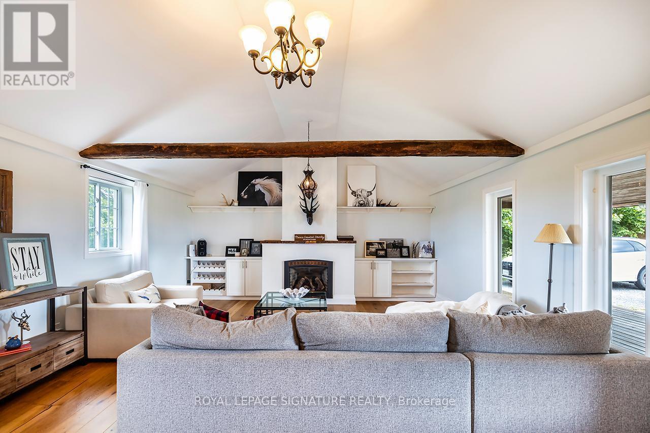 217 Greer Road, Prince Edward County, Ontario  K0K 3L0 - Photo 9 - X12422718