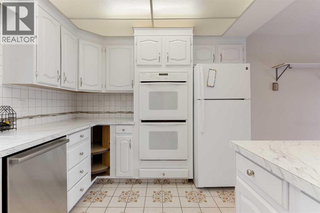 1008 Shawnee Drive Sw, Calgary, Alberta  T2Y 2T9 - Photo 12 - A2279086