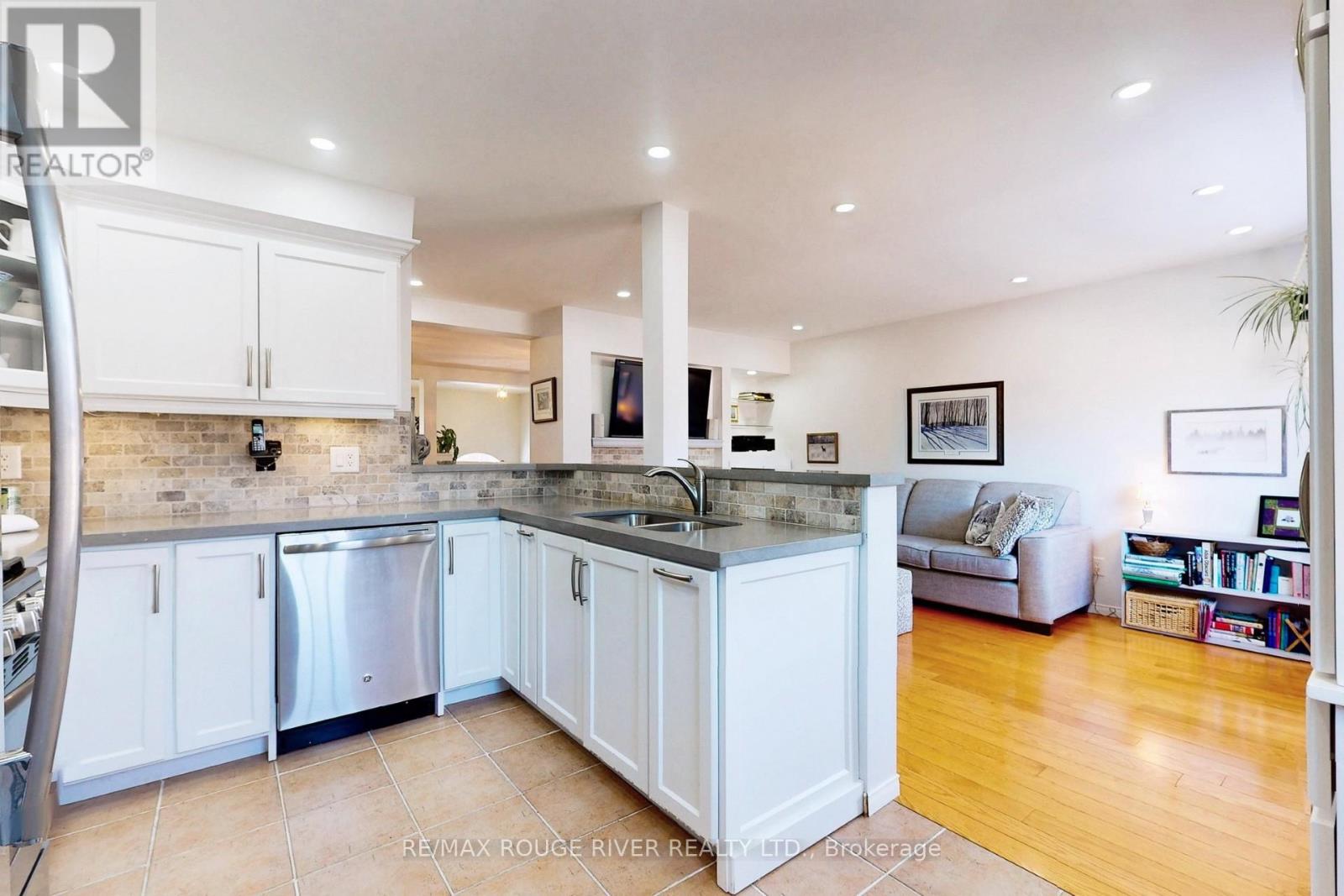 10 Moorefield Drive, Toronto, Ontario  M1C 5B5 - Photo 14 - E12821204