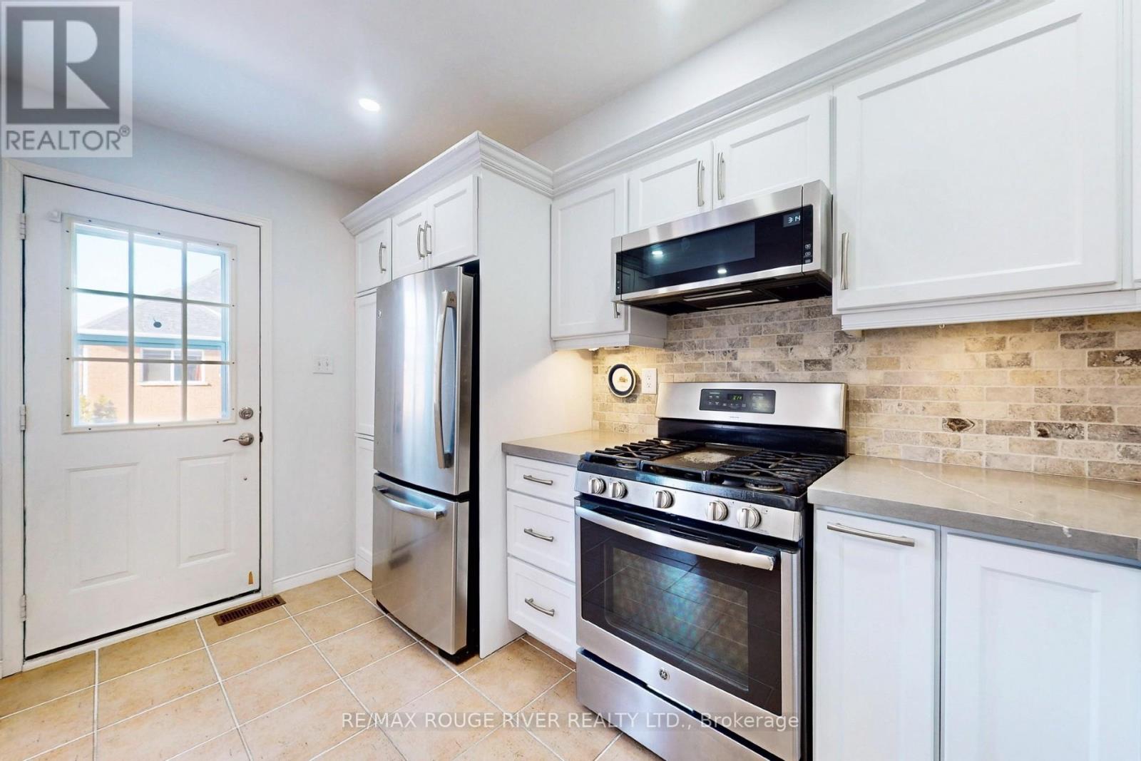 10 Moorefield Drive, Toronto, Ontario  M1C 5B5 - Photo 17 - E12821204