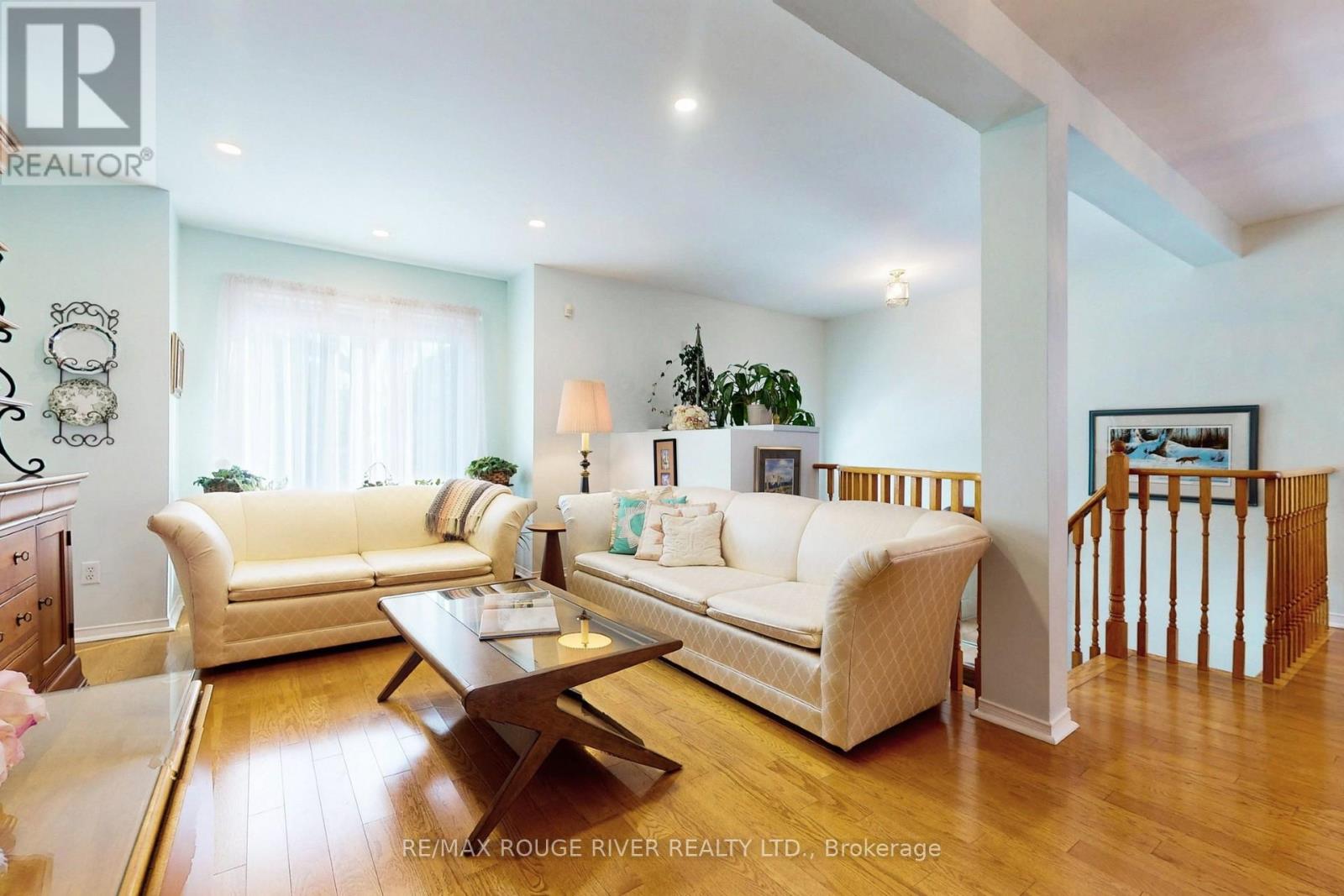 10 Moorefield Drive, Toronto, Ontario  M1C 5B5 - Photo 5 - E12821204