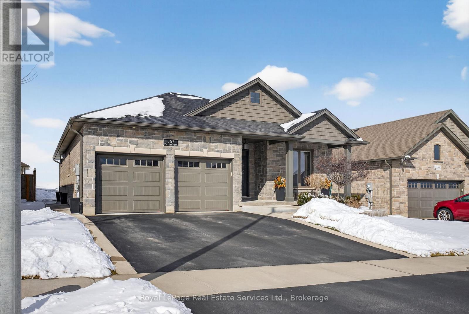 20 Patten Drive W, Brant, Ontario  N0E 1N0 - Photo 2 - X12821234