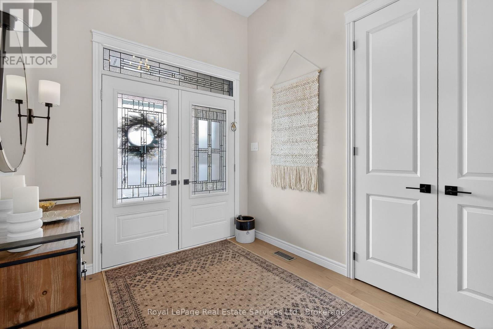 20 Patten Drive W, Brant, Ontario  N0E 1N0 - Photo 4 - X12821234