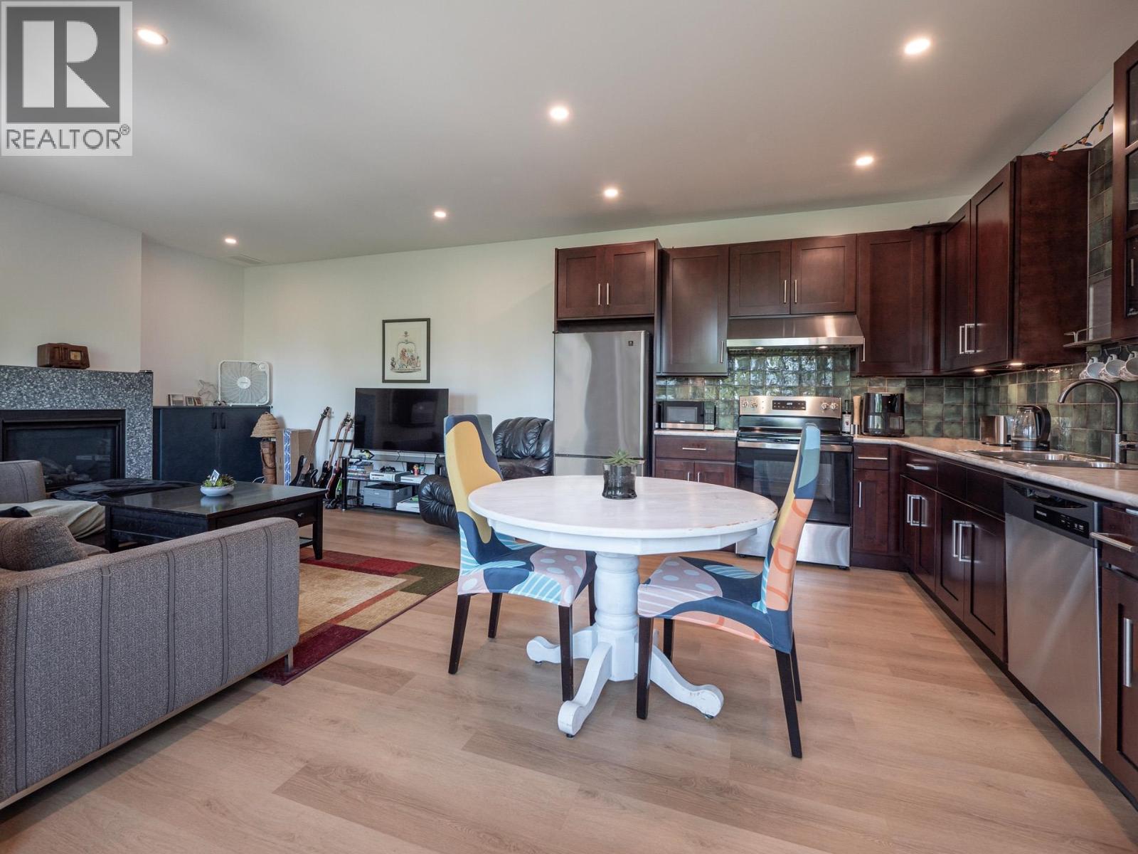 1832 North Road, Gibsons, British Columbia  V0N 1V1 - Photo 23 - R3050266