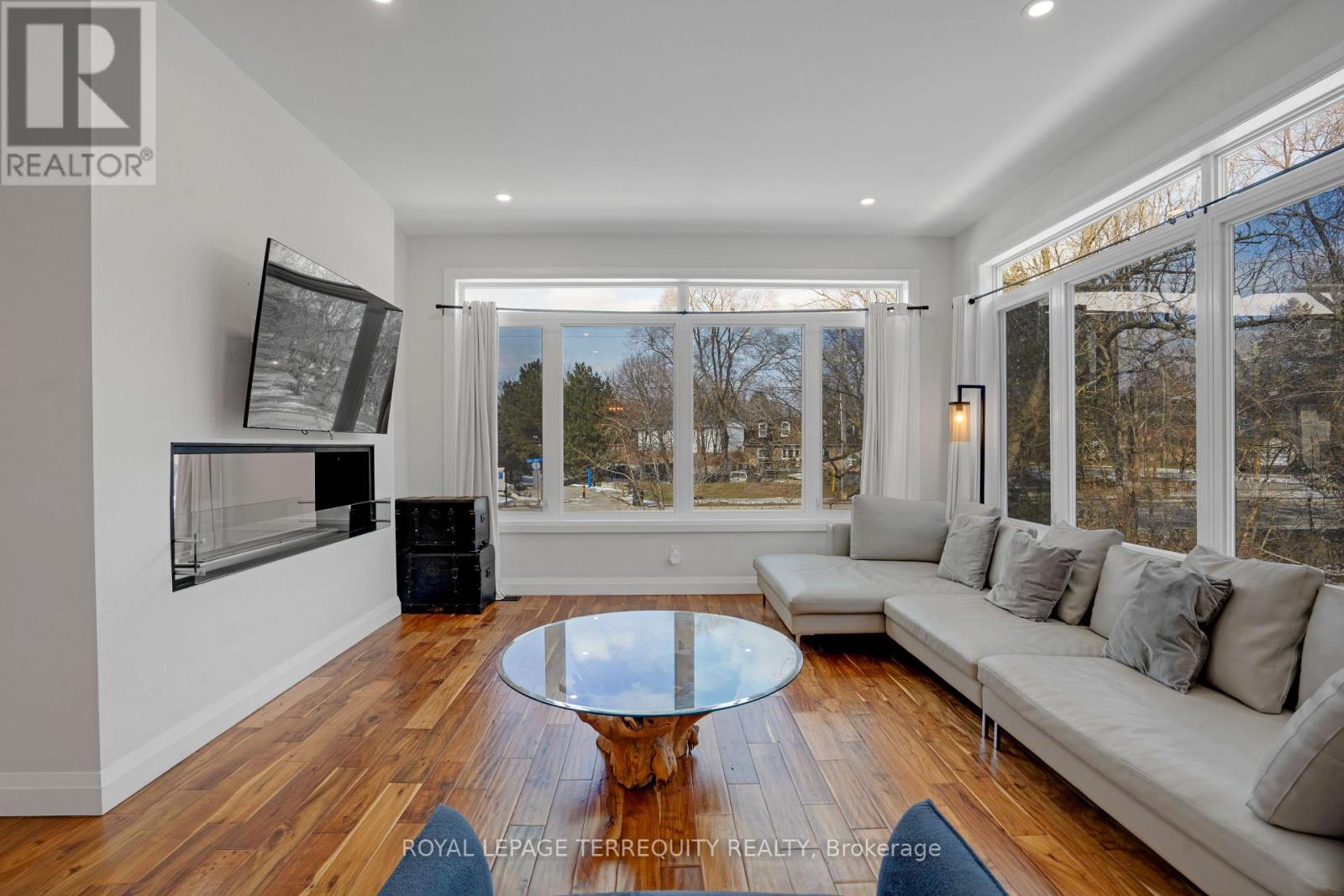 716 North Shore Boulevard E, Burlington, Ontario  L7T 1X6 - Photo 12 - W12820564