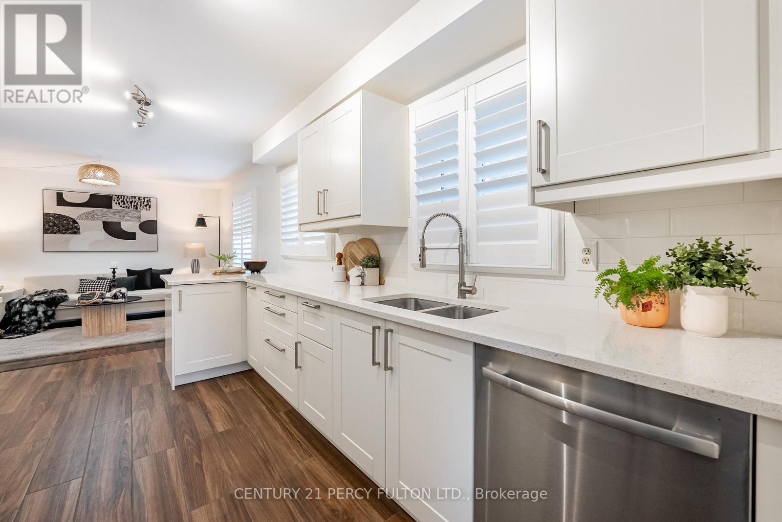 708 Abingdon Court, Pickering, Ontario  L1W 3M7 - Photo 10 - E12821246