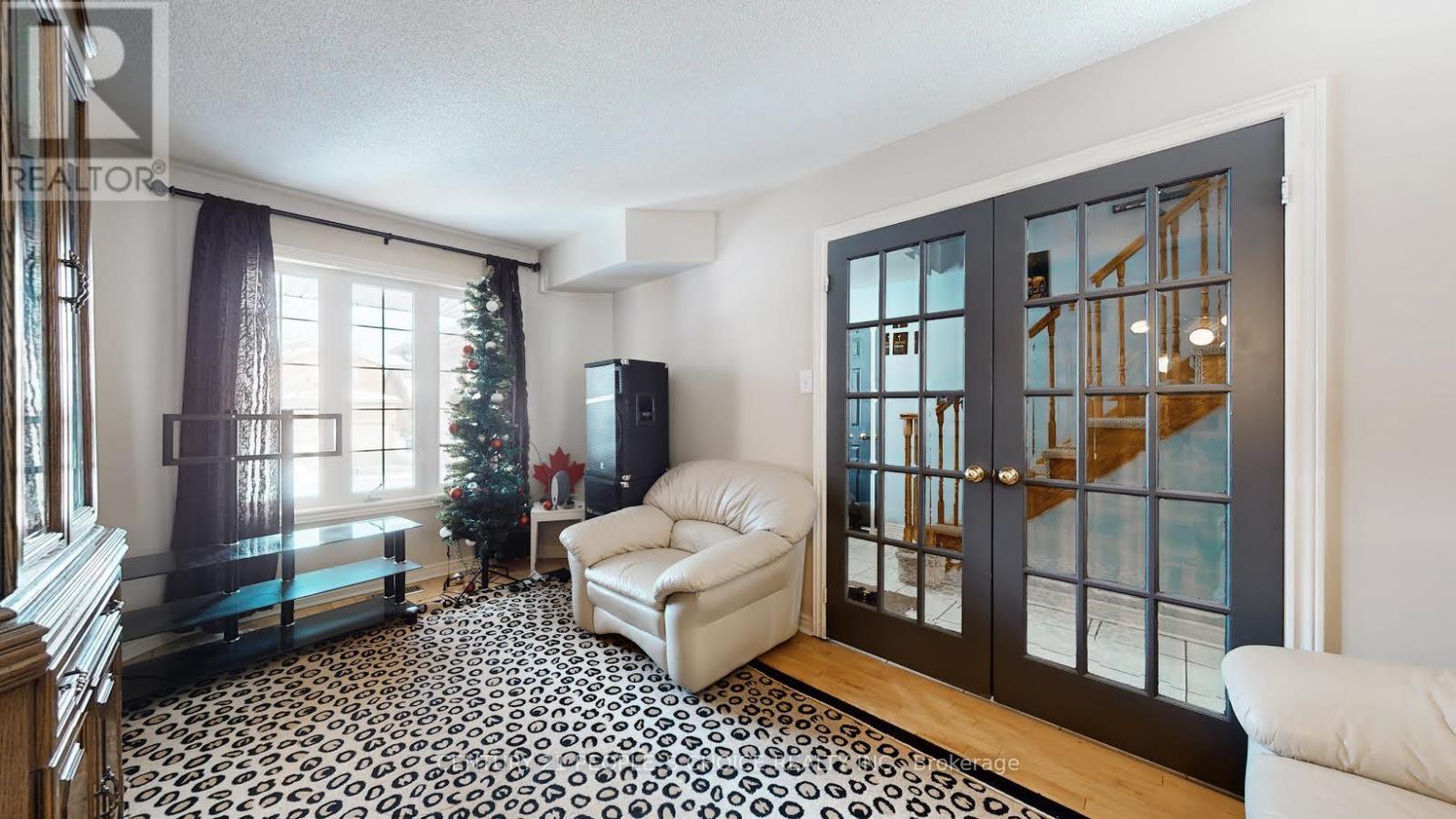 9 Roughley Street, Bradford West Gwillimbury, Ontario  L3Z 3B2 - Photo 11 - N12821240