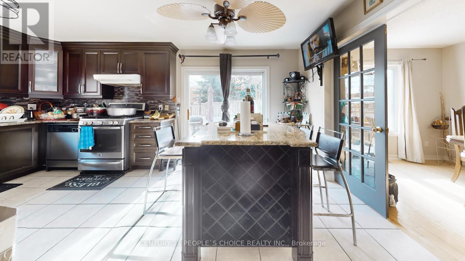 9 Roughley Street, Bradford West Gwillimbury, Ontario  L3Z 3B2 - Photo 3 - N12821240