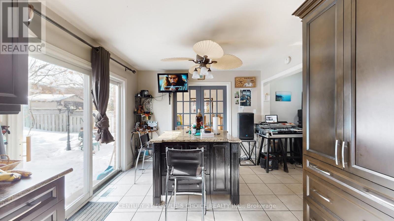 9 Roughley Street, Bradford West Gwillimbury, Ontario  L3Z 3B2 - Photo 5 - N12821240