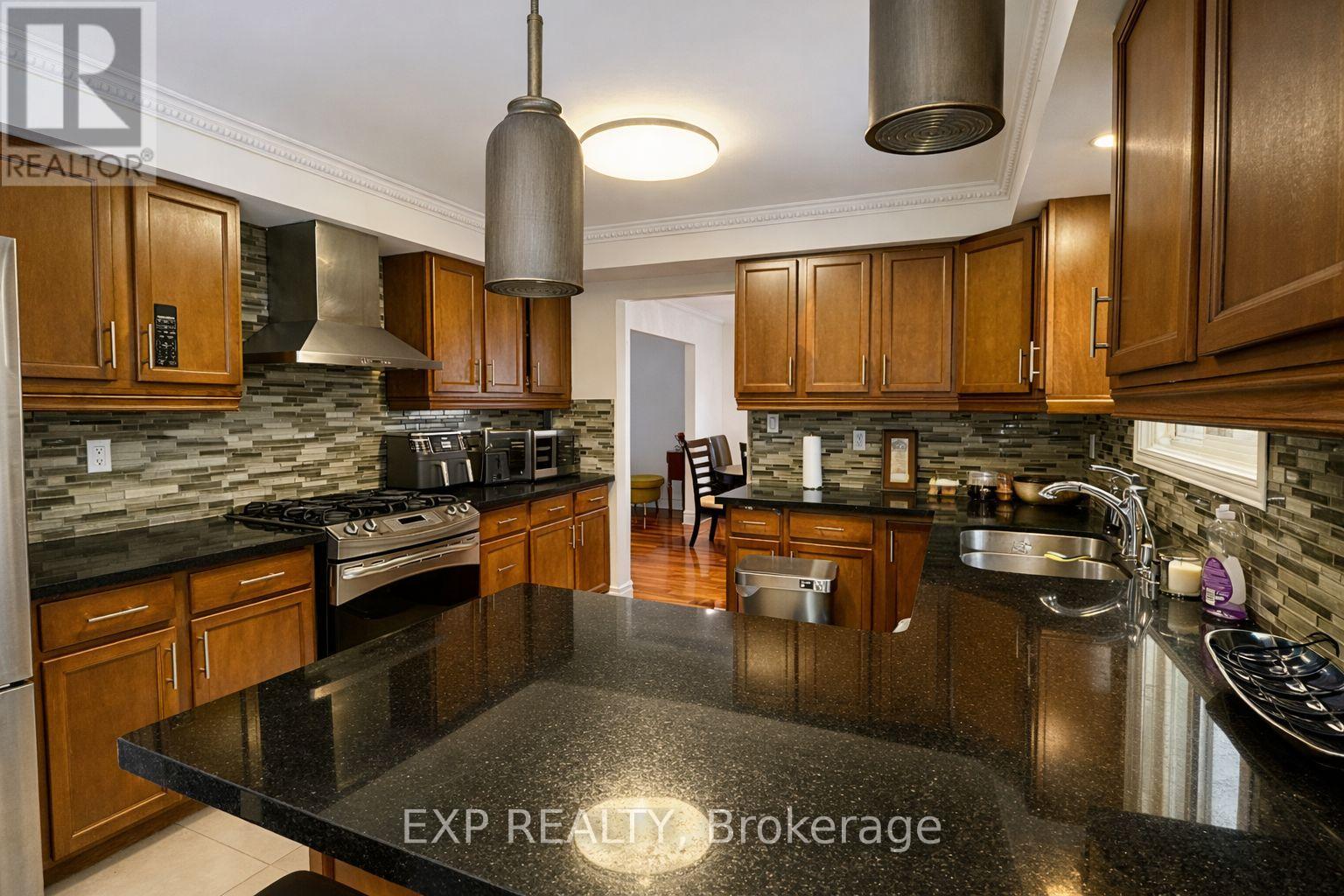 57 Emeline Crescent, Markham, Ontario  L3P 4G2 - Photo 6 - N12821244