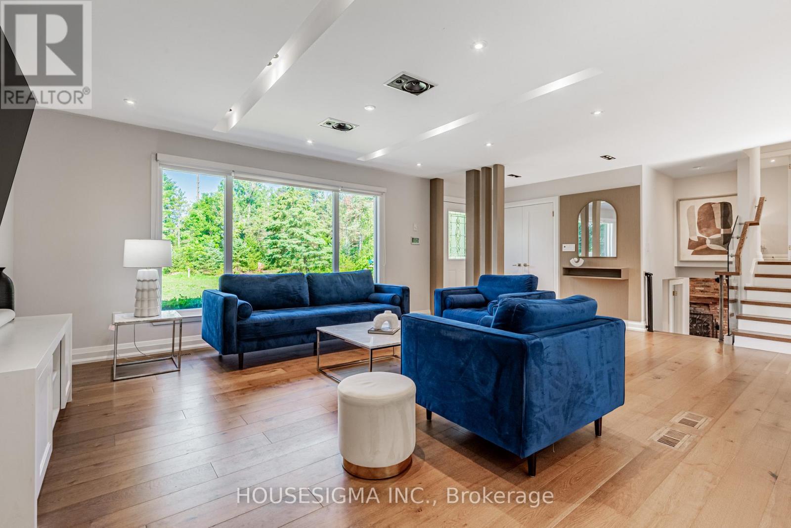 14639 Leslie Street, Aurora, Ontario  L4G 7C6 - Photo 3 - N12819768