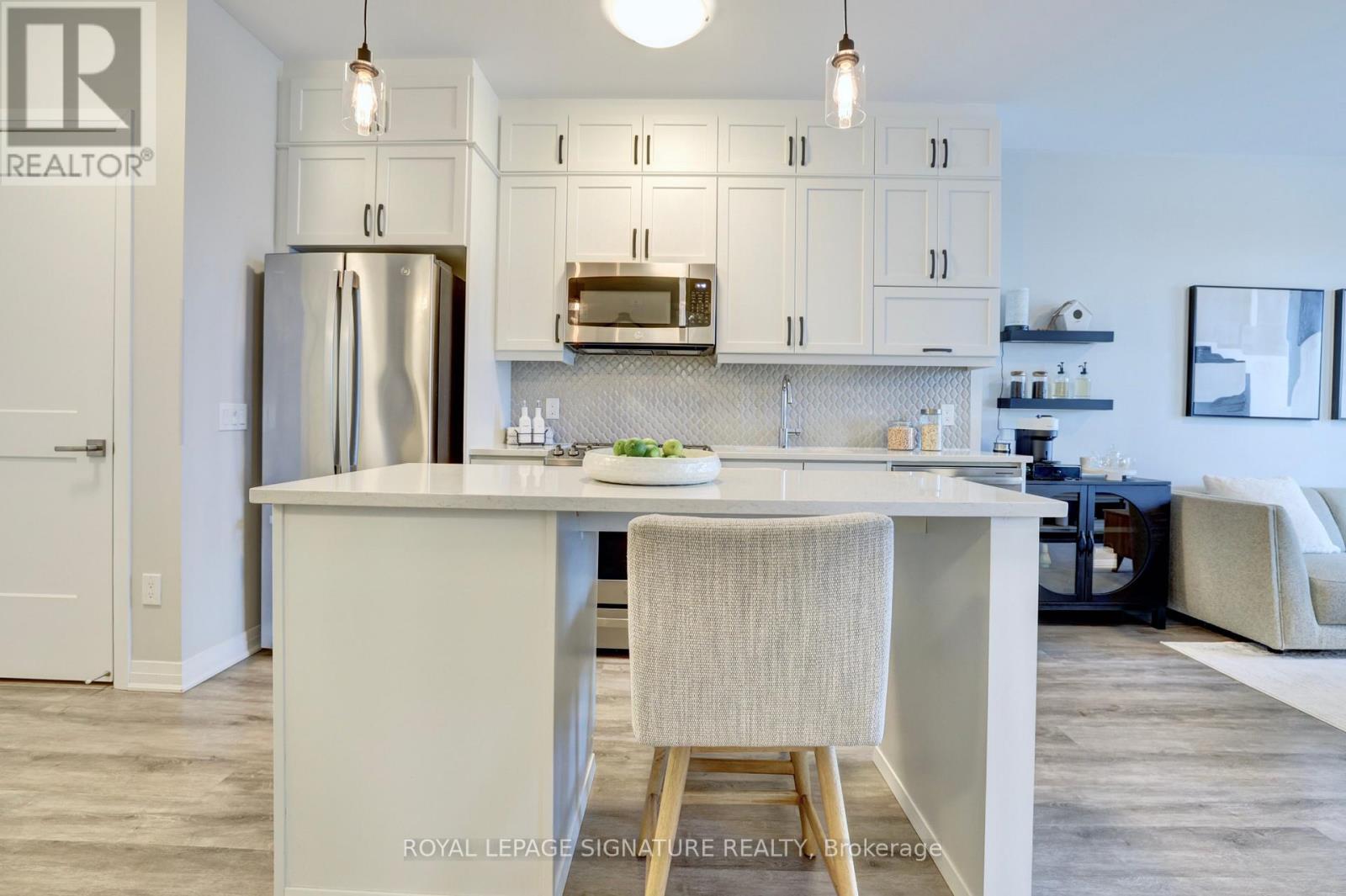 109 - 95 Dundas Street W, Oakville, Ontario  L6M 5N4 - Photo 9 - W12821222