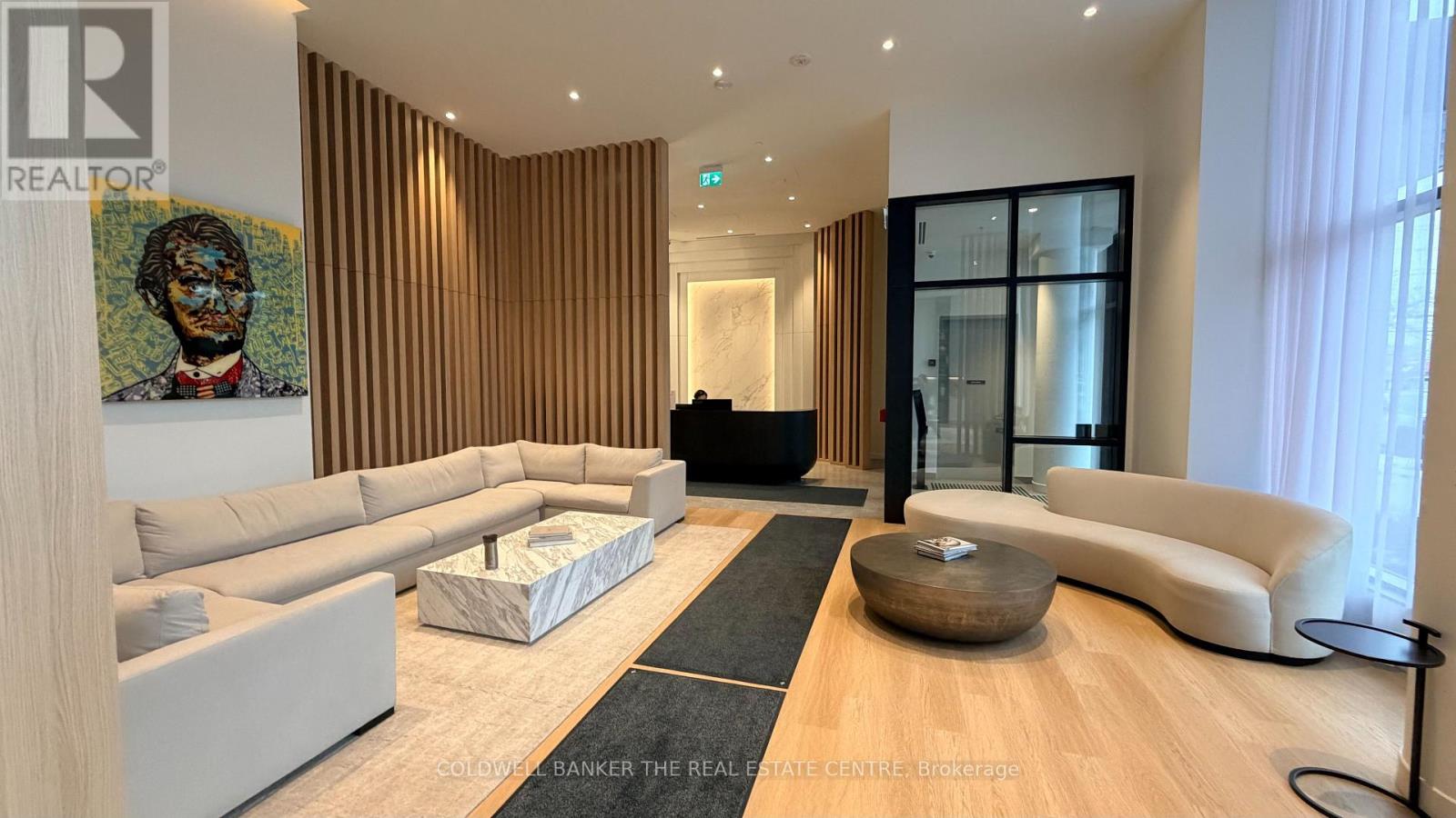 329 - 3009 Novar Road, Mississauga, Ontario  L5B 1H7 - Photo 2 - W12821228