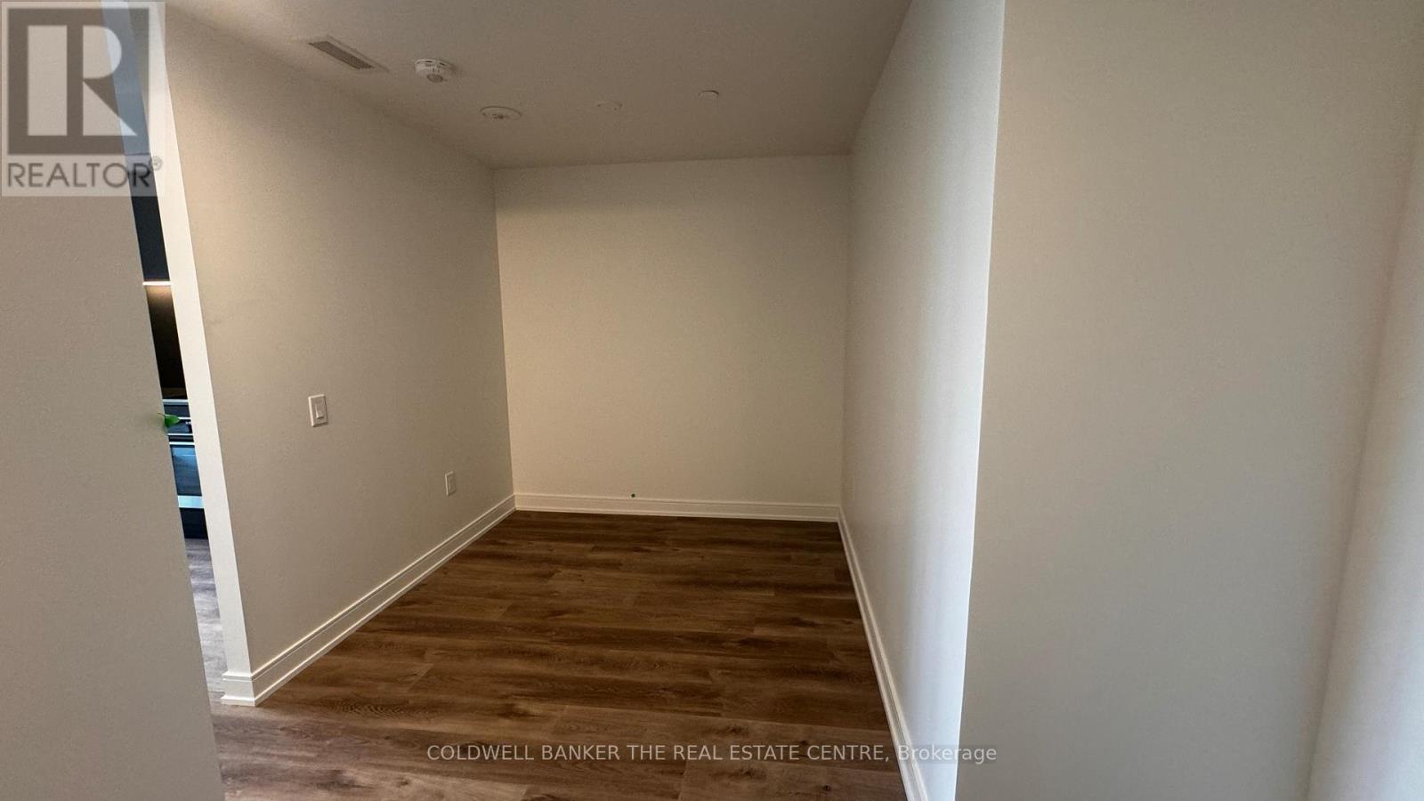 329 - 3009 Novar Road, Mississauga, Ontario  L5B 1H7 - Photo 6 - W12821228