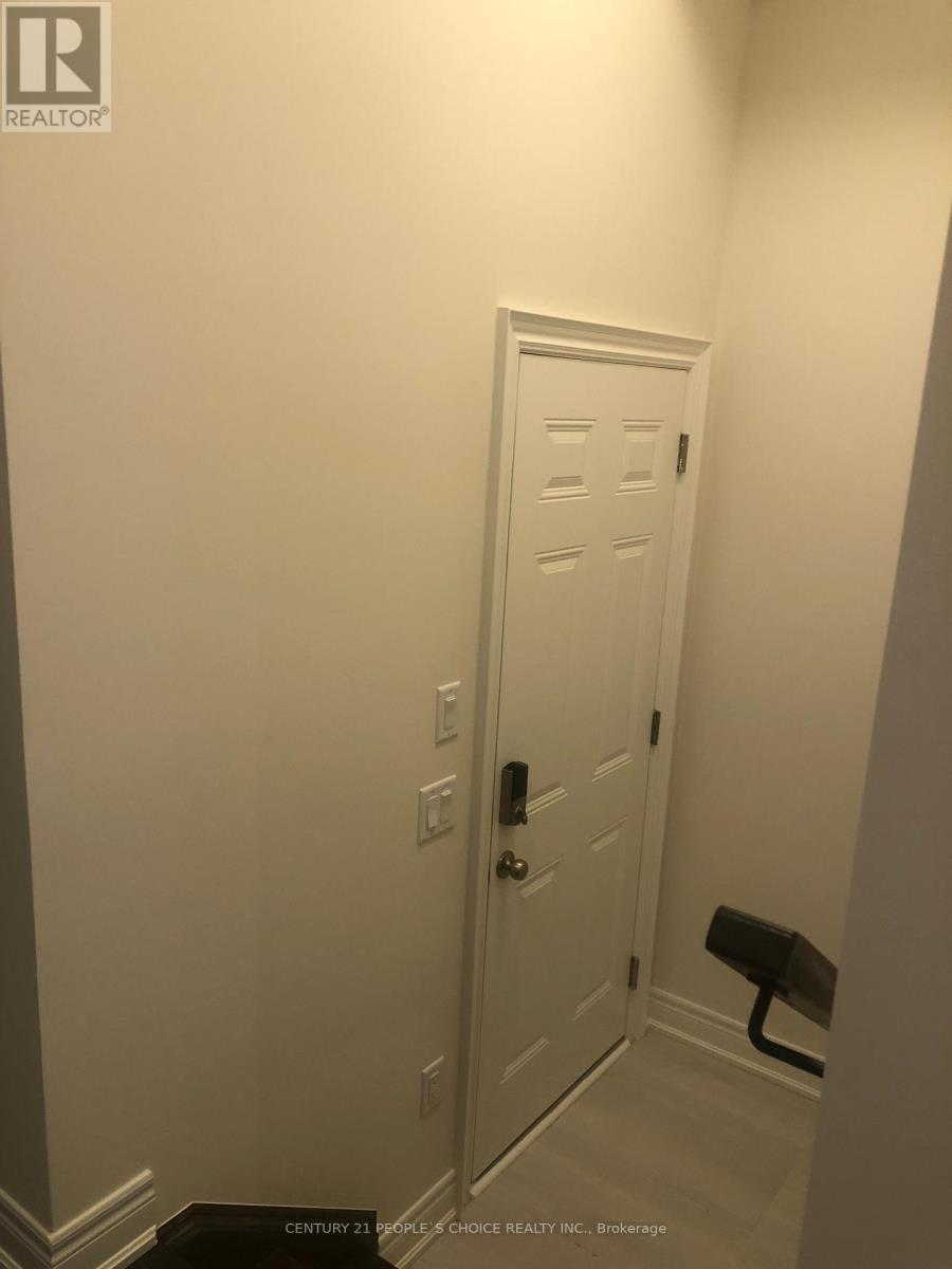 3 Falby Road, Brampton (Bram East), Ontario  L6P 4S1 - Photo 12 - W12821238