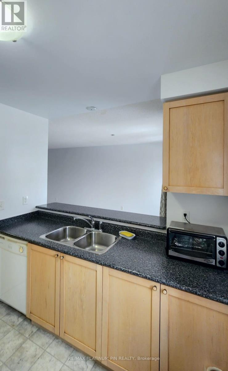 3165 Stornoway Circle, Oakville, Ontario  L6M 5H8 - Photo 3 - W12821258