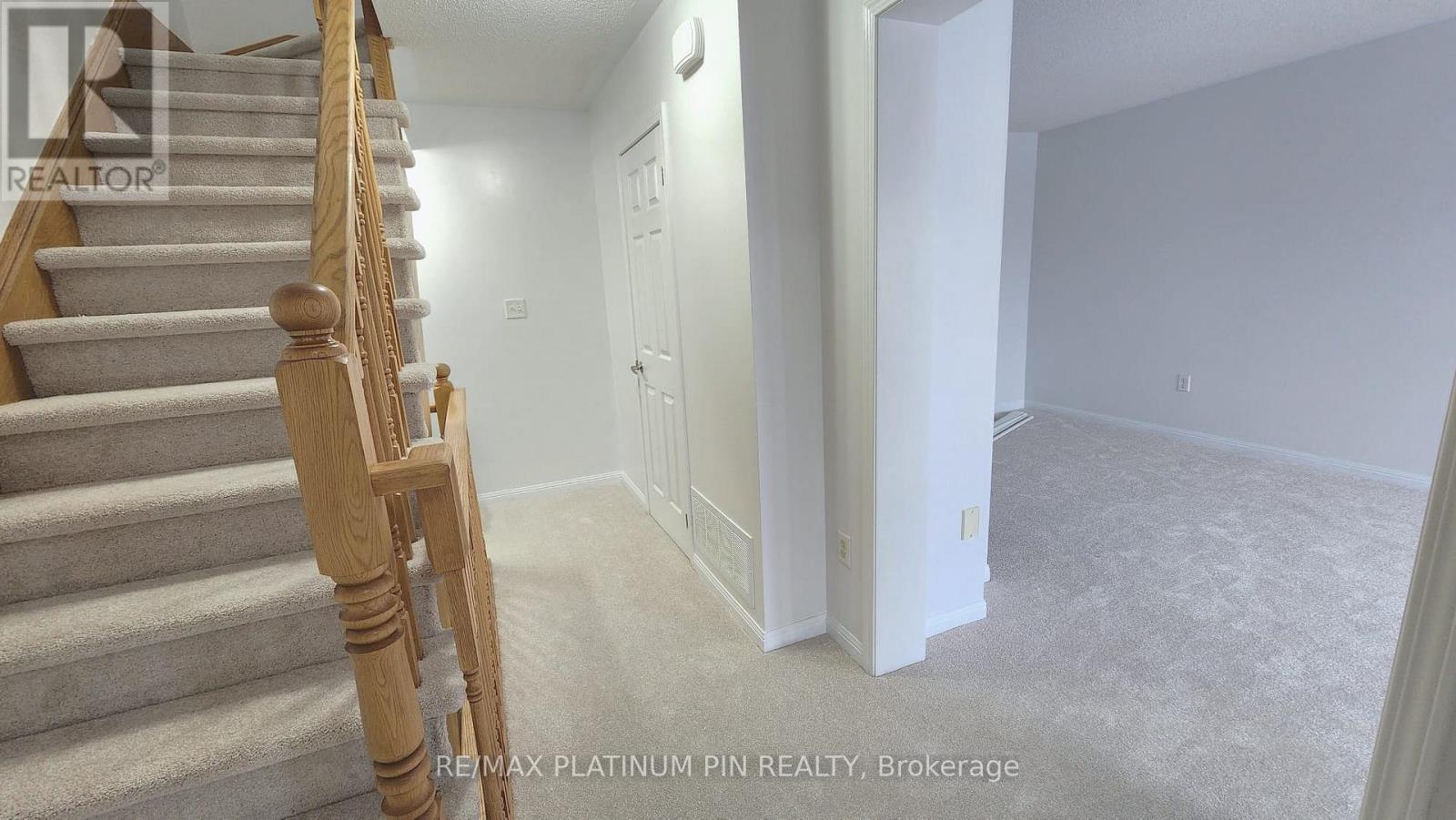 3165 Stornoway Circle, Oakville, Ontario  L6M 5H8 - Photo 4 - W12821258