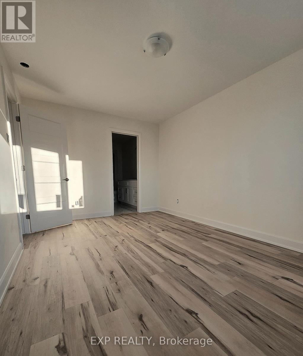 327 Voyageur Place, Russell, Ontario  K0A 1W0 - Photo 7 - X12370087