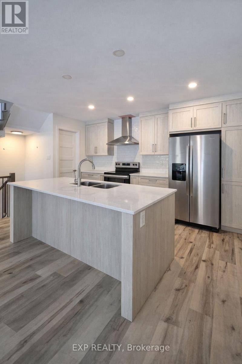 321 Voyageur Place, Russell, Ontario  K0A 1W0 - Photo 5 - X12370088