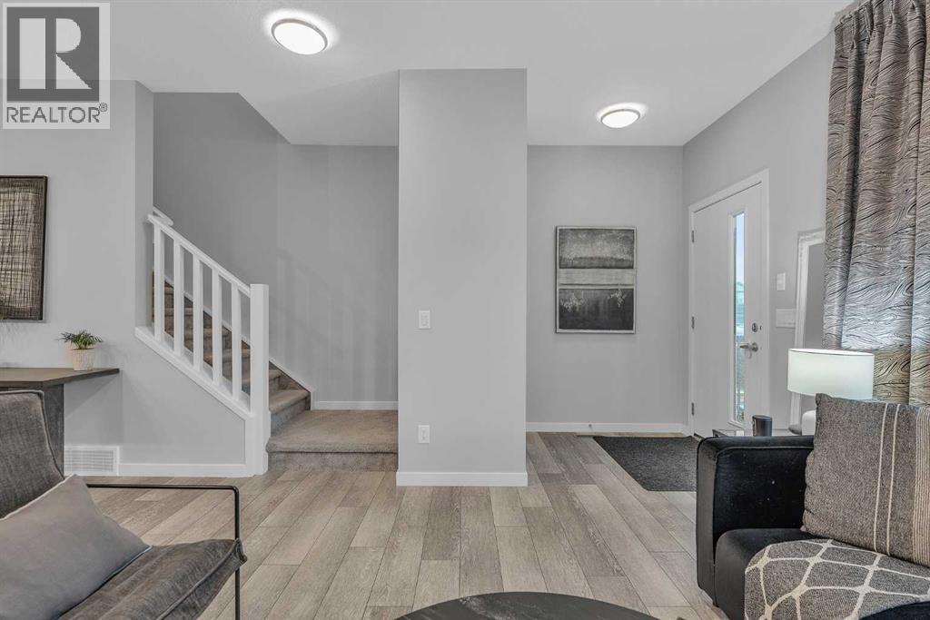 1121 Chinook Gate Bay Sw, Airdrie, Alberta  T4B 5J1 - Photo 5 - A2269091