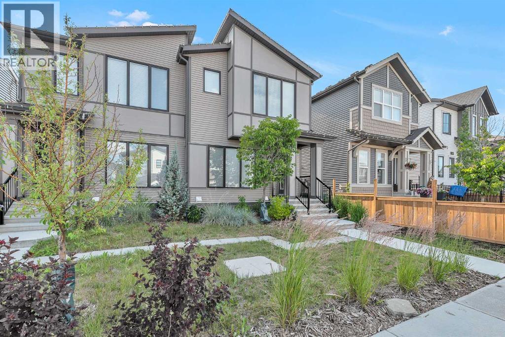 1121 Chinook Gate Bay Sw, Airdrie, Alberta  T4B 5J1 - Photo 3 - A2269091