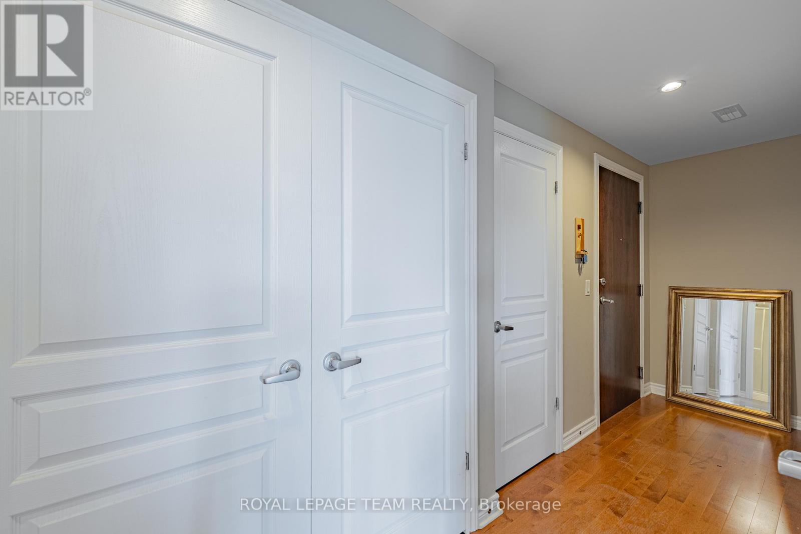 304 - 805 Beauparc Private, Ottawa, Ontario  K1J 0B5 - Photo 11 - X12802642