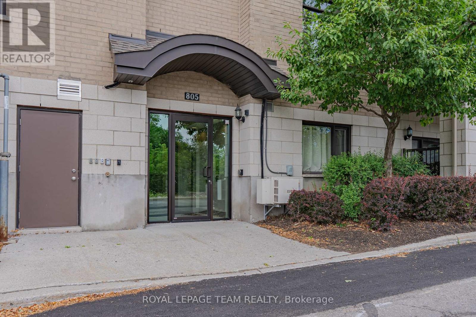 304 - 805 Beauparc Private, Ottawa, Ontario  K1J 0B5 - Photo 2 - X12802834
