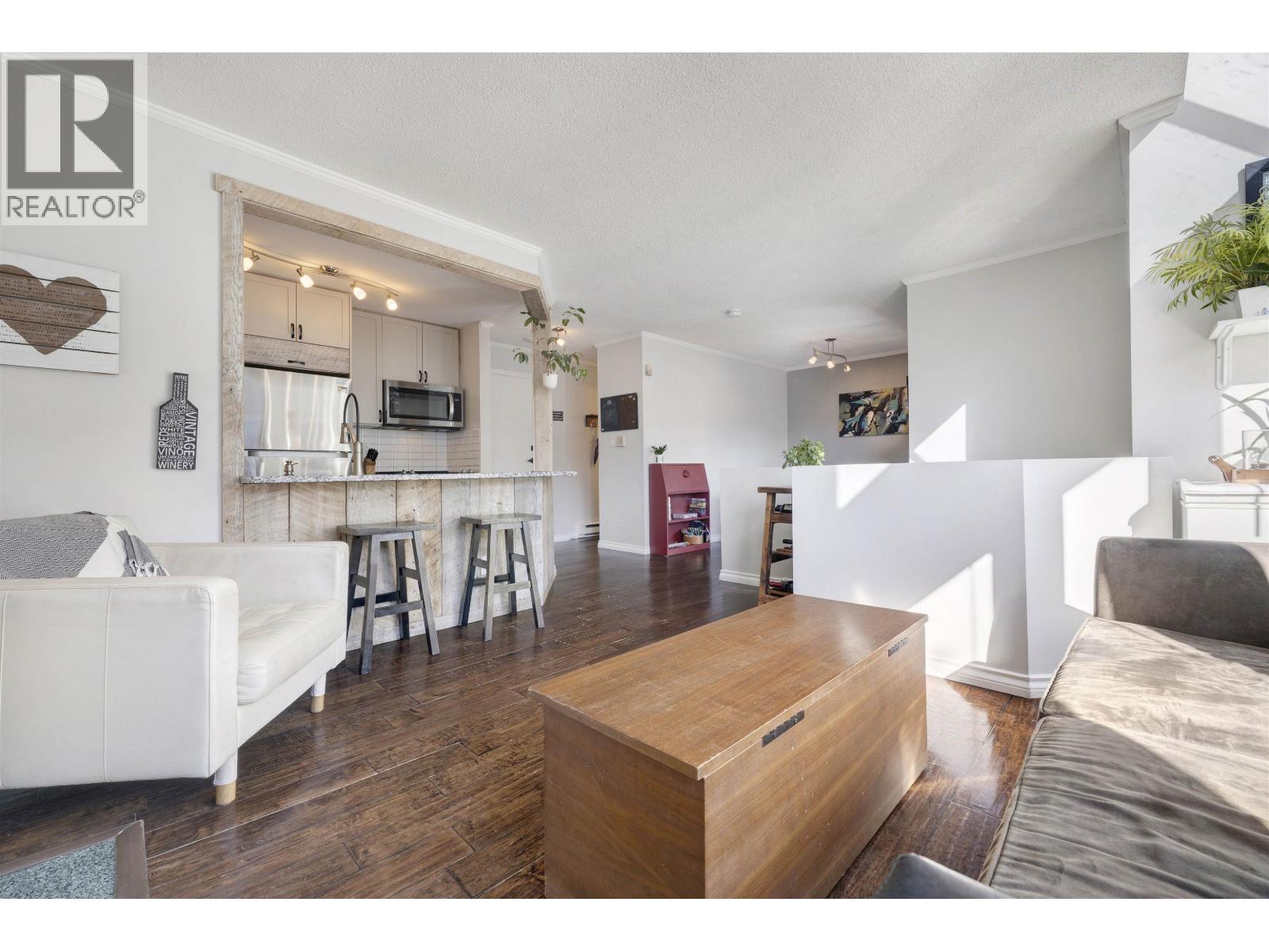 309 3721 Delbrook Avenue, North Vancouver, British Columbia  V7N 3Z4 - Photo 5 - R3093756