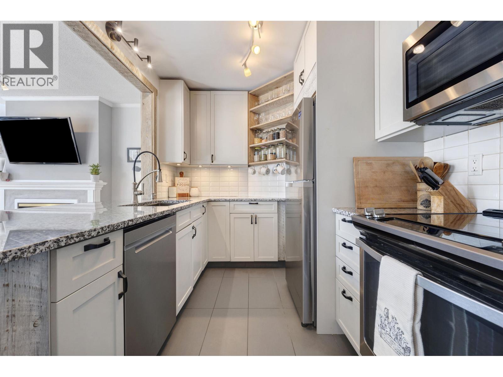 309 3721 Delbrook Avenue, North Vancouver, British Columbia  V7N 3Z4 - Photo 8 - R3093756