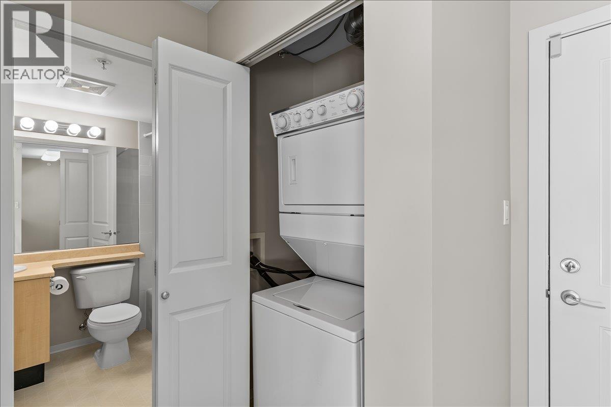 303 3588 Crowley Drive, Vancouver, British Columbia  V5R 6H3 - Photo 15 - R3093771