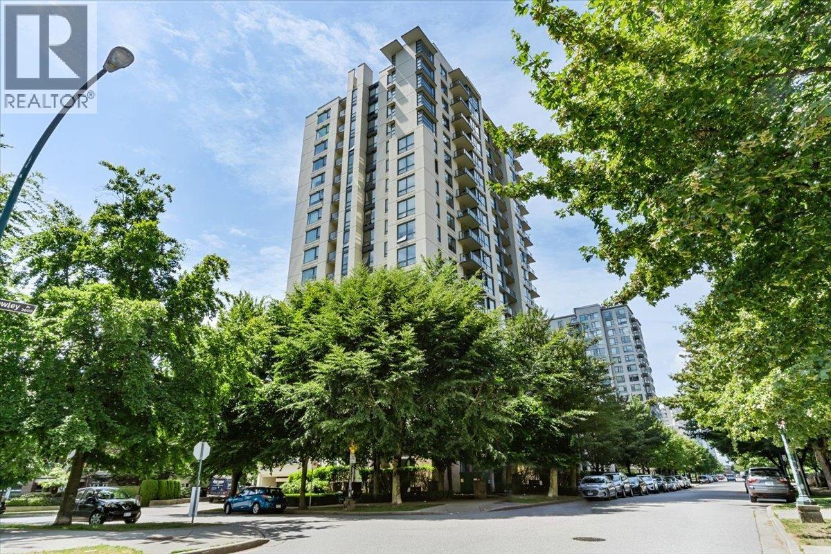 303 3588 Crowley Drive, Vancouver, British Columbia  V5R 6H3 - Photo 25 - R3093771