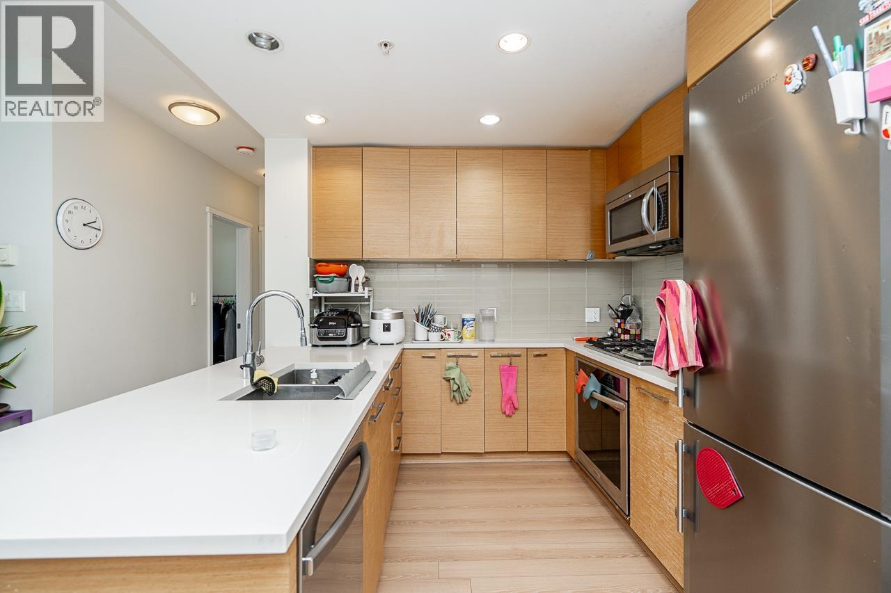 2801 3102 Windsor Gate, Coquitlam, British Columbia  V3B 0J3 - Photo 11 - R3093697