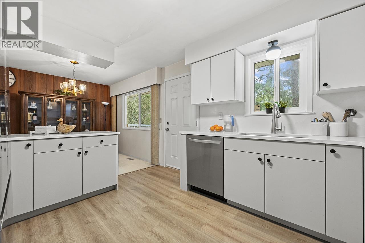 2580 Patricia Avenue, Port Coquitlam, British Columbia  V3B 2H4 - Photo 4 - R3093768