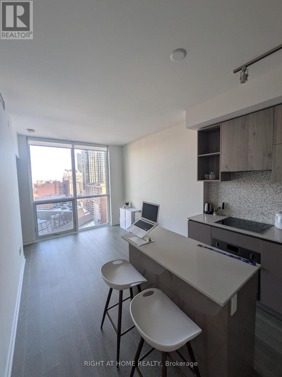 1510 - 1 Yorkville Avenue, Toronto, Ontario  M4W 1L1 - Photo 2 - C12821266