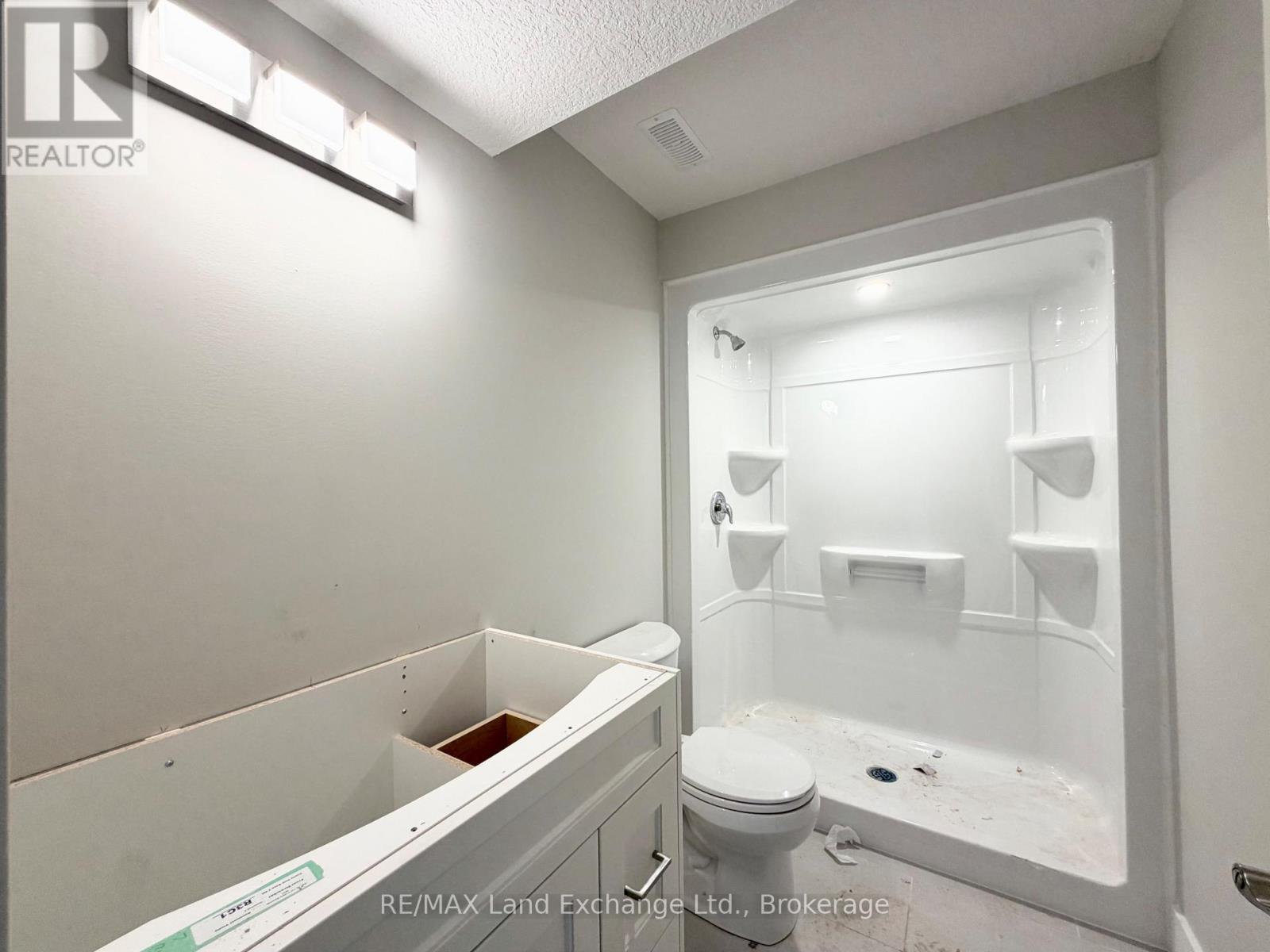 451 Burnside Street, Saugeen Shores, Ontario  N0H 2C3 - Photo 11 - X12072308