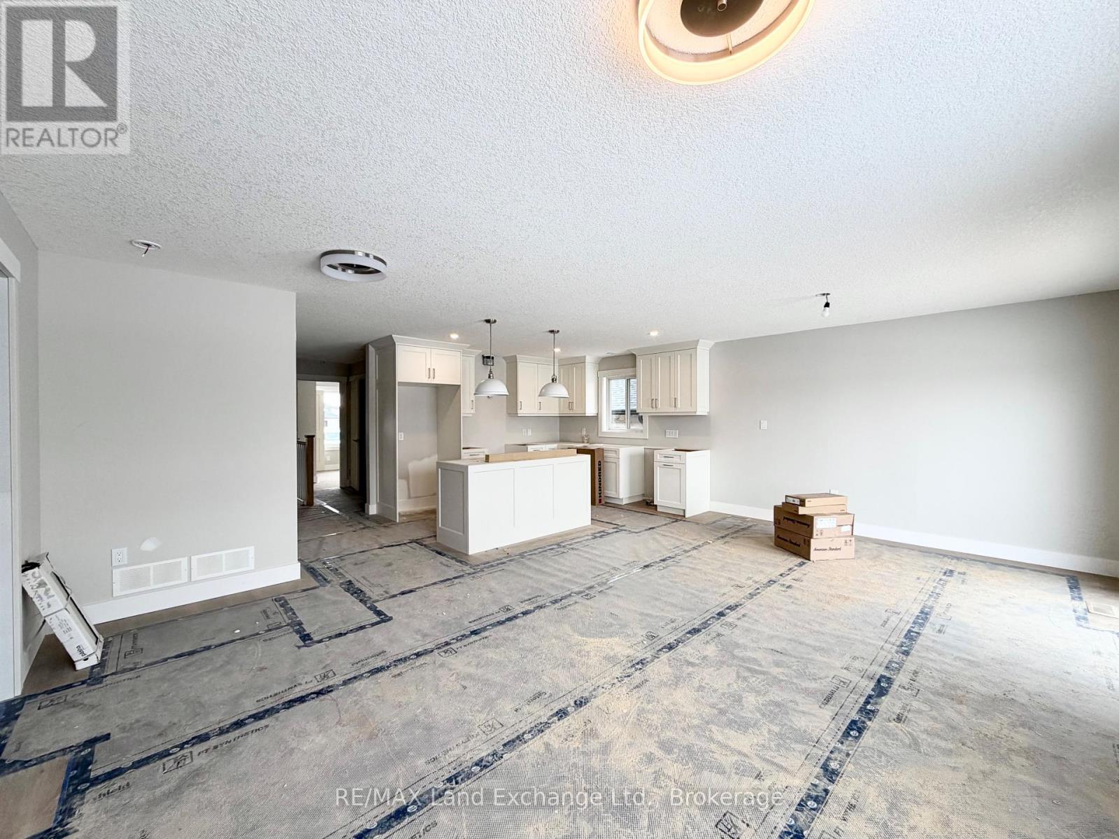 451 Burnside Street, Saugeen Shores, Ontario  N0H 2C3 - Photo 3 - X12072308