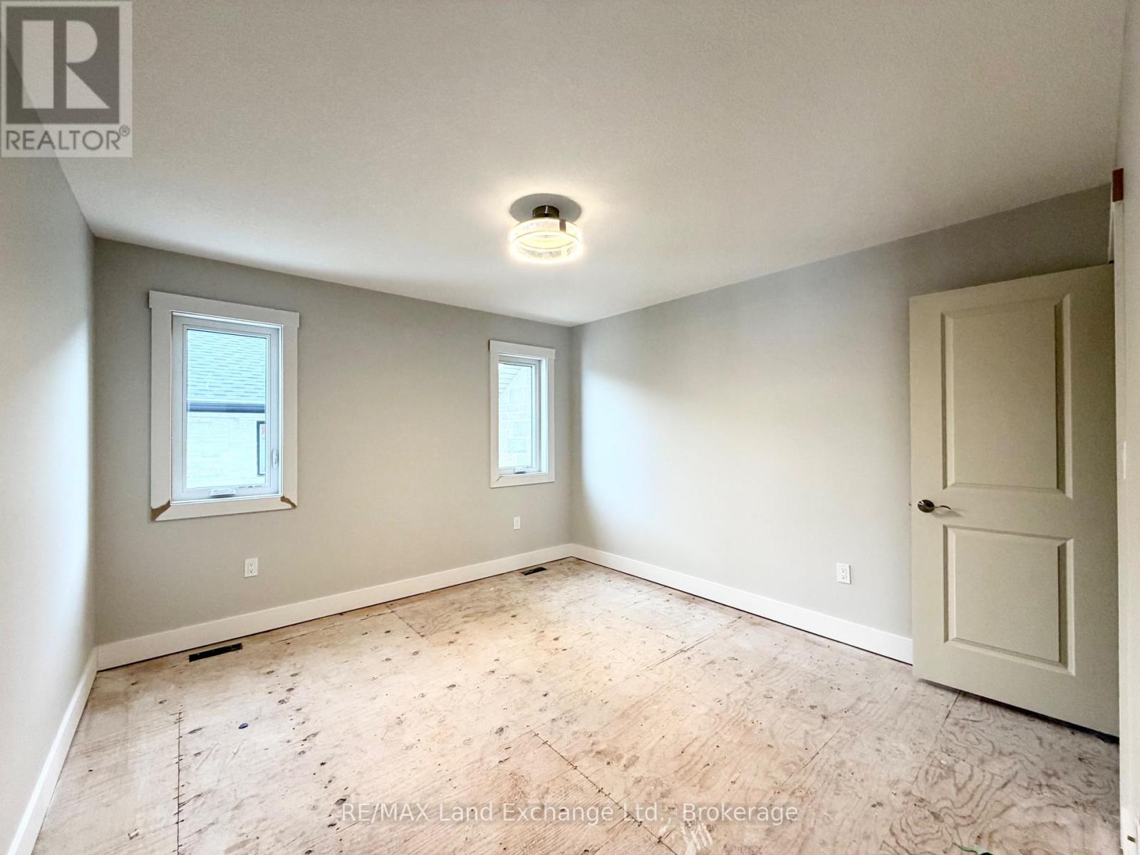 451 Burnside Street, Saugeen Shores, Ontario  N0H 2C3 - Photo 6 - X12072308