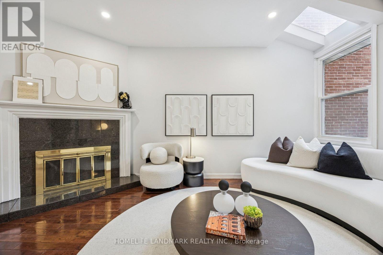 149 Glenmanor Way, Vaughan, Ontario  L4J 3A3 - Photo 4 - N12821270