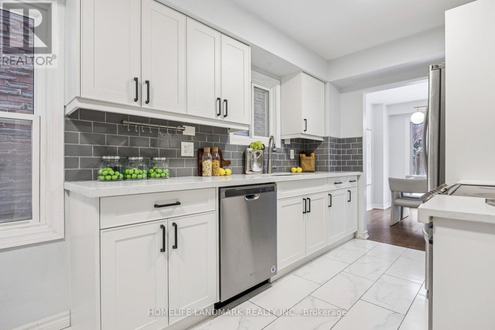 149 Glenmanor Way, Vaughan, Ontario  L4J 3A3 - Photo 6 - N12821270