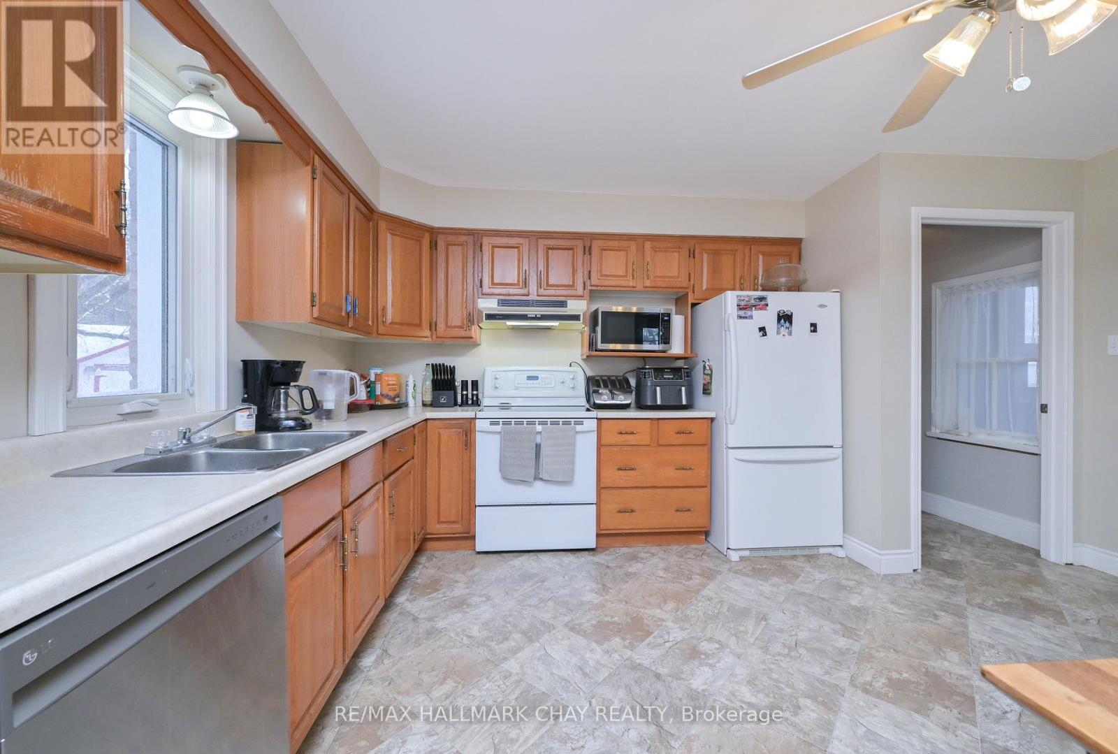 48 Caroline Street W, Clearview, Ontario  L0M 1G0 - Photo 7 - S12821268