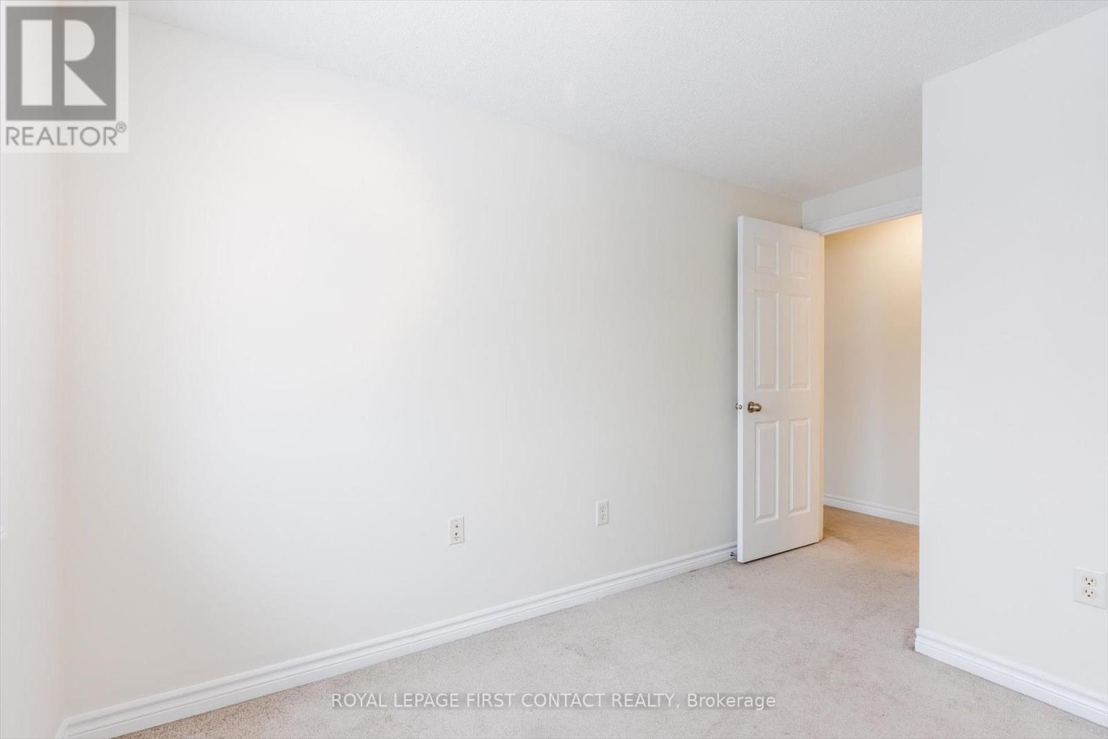 269 Dunsmore Lane, Barrie, Ontario  L4M 7A7 - Photo 14 - S12821276