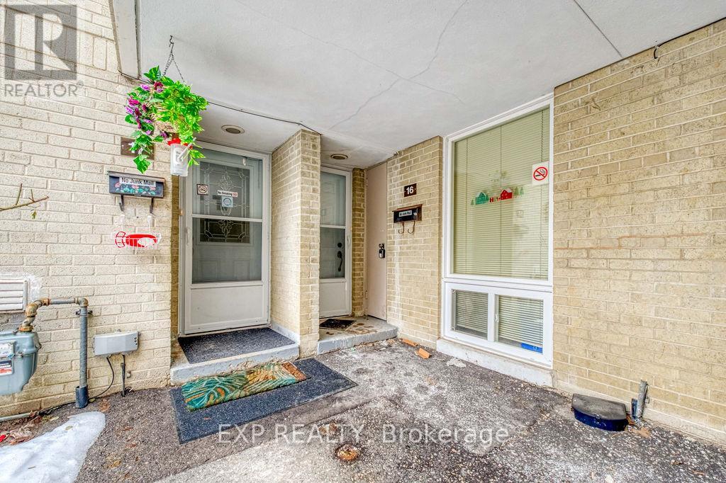 16 - 33 FOUR WINDS DRIVE, Toronto, Ontario